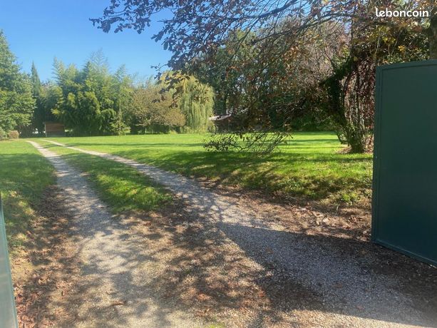 Terrain 4 055 m² Ecully