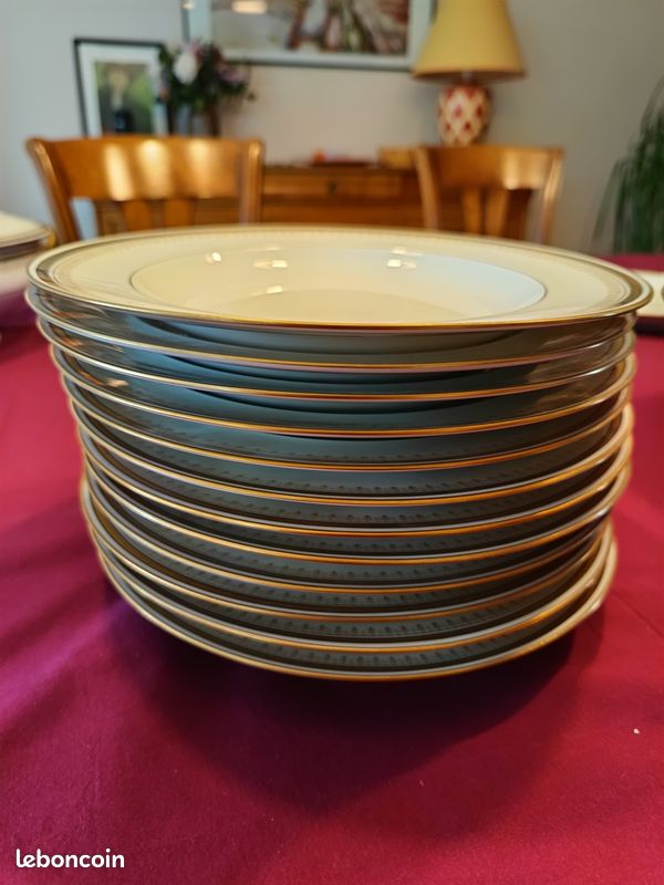 Service de table en porcelaine de Limoges (image 10)