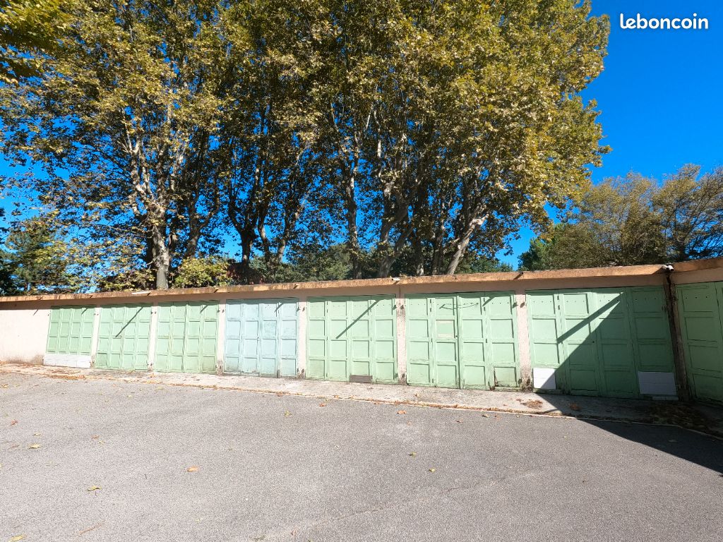 Parking 13 m² · à Aix-en-Provence · 13 m² · 120 €/mois