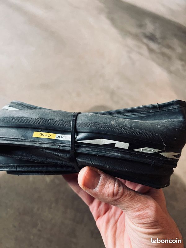 Pneus mavic aksion 700x23c (La paire) (image 1)