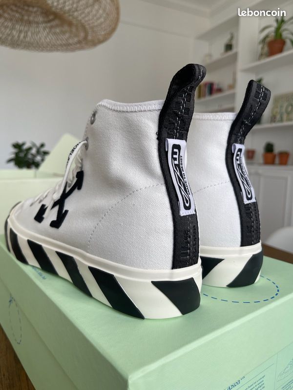 Baskets Off-White mi-montantes Vulcanized (image 3)