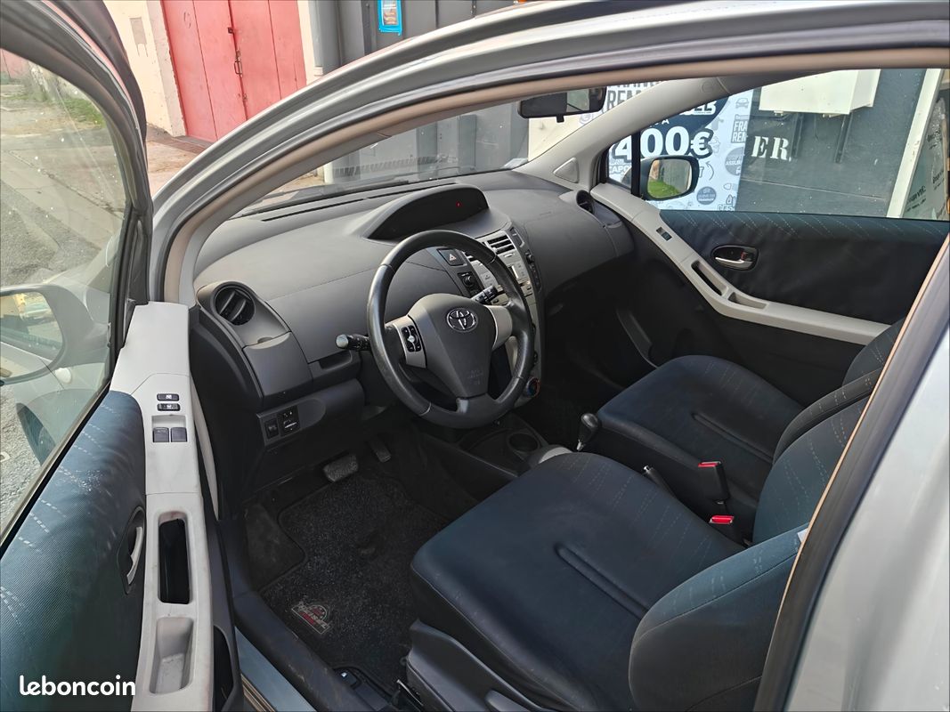 Toyota Yaris 1.3 vvti 87 CV mmt automatique (image 4)