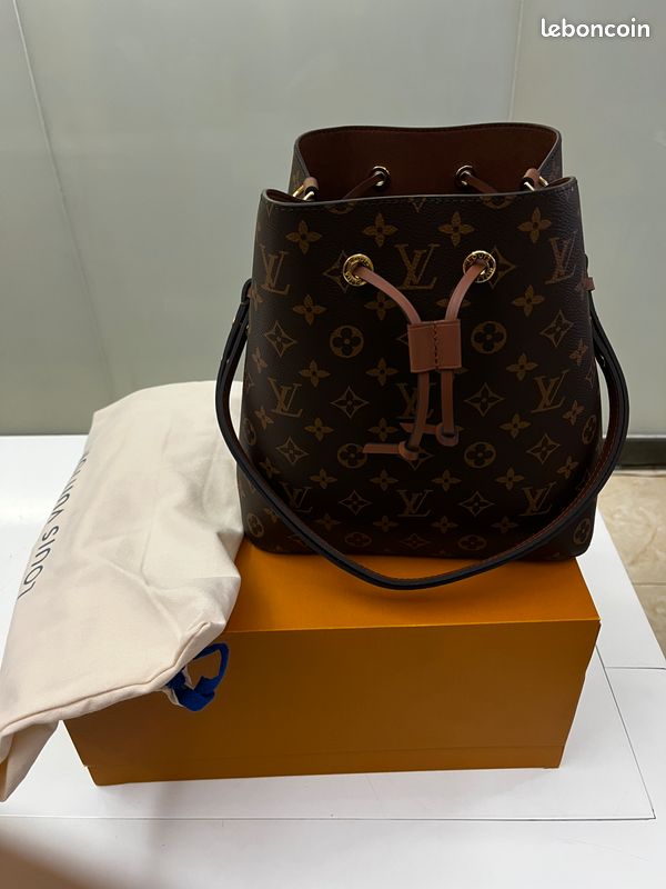 Louis+Vuitton+N%C3%A9oNo%C3%A9+Bucket+%26+Drawstring+Bag+MM+