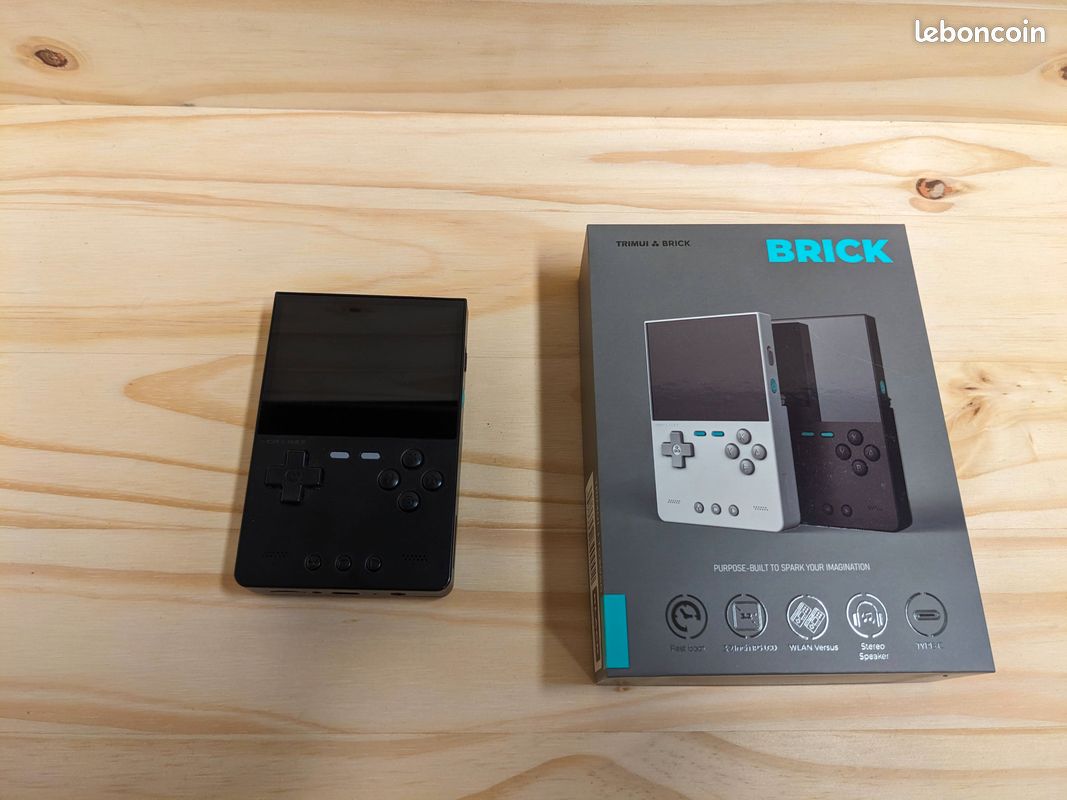 Trimui Brick – Très bon état + 64 Go de jeux et ports (image 1)