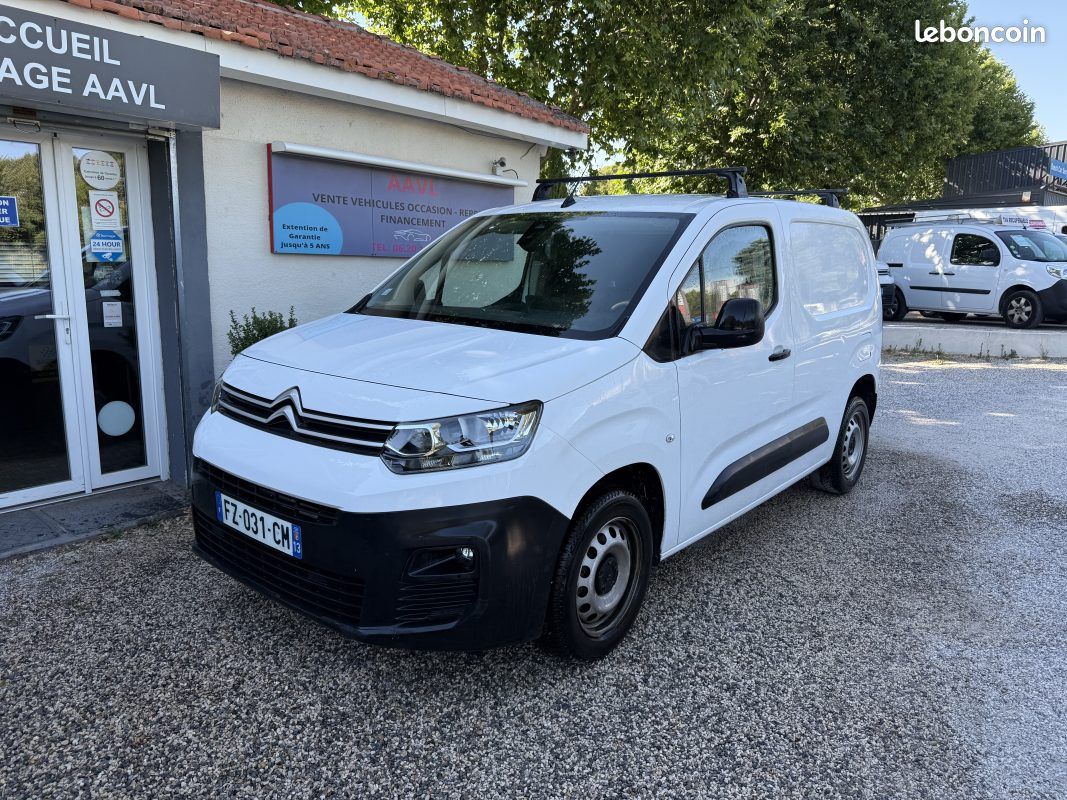 Citroen berlingo 1.5 hdi 100 camera car play 3 places 1000kg attelage 2021 (image 1)