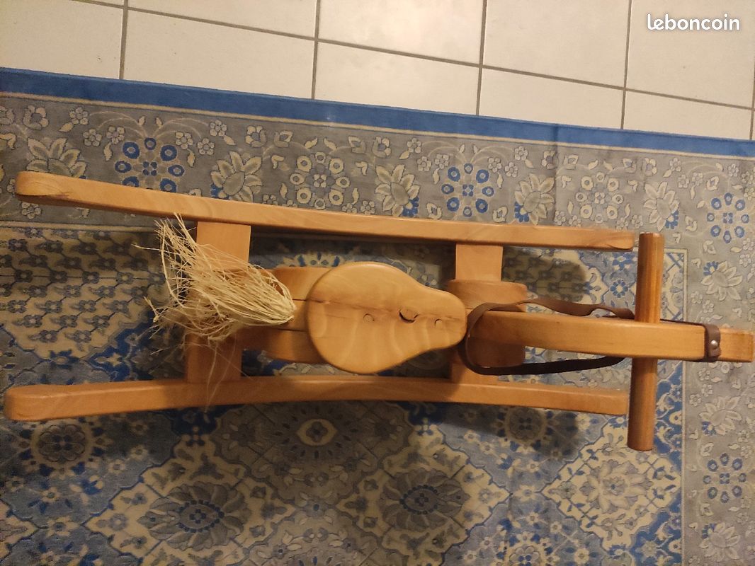 Cheval à bascule (image 3)