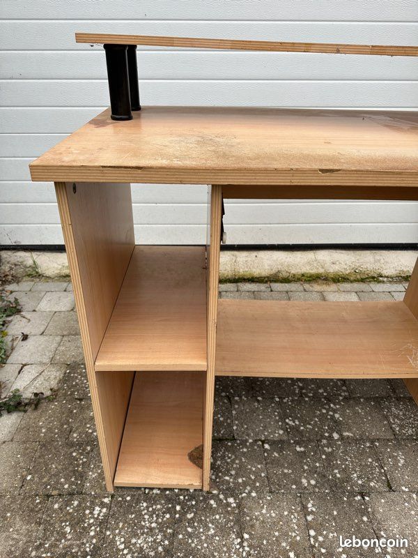 Bureau (image 2)