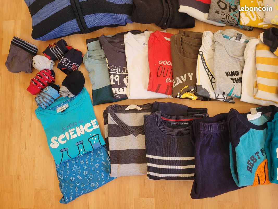 Gros lot de vêtement garçon Taille ans Vêtements