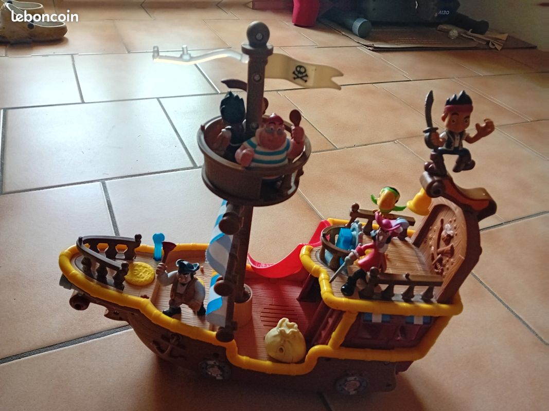 Bateau pirate (image 1)