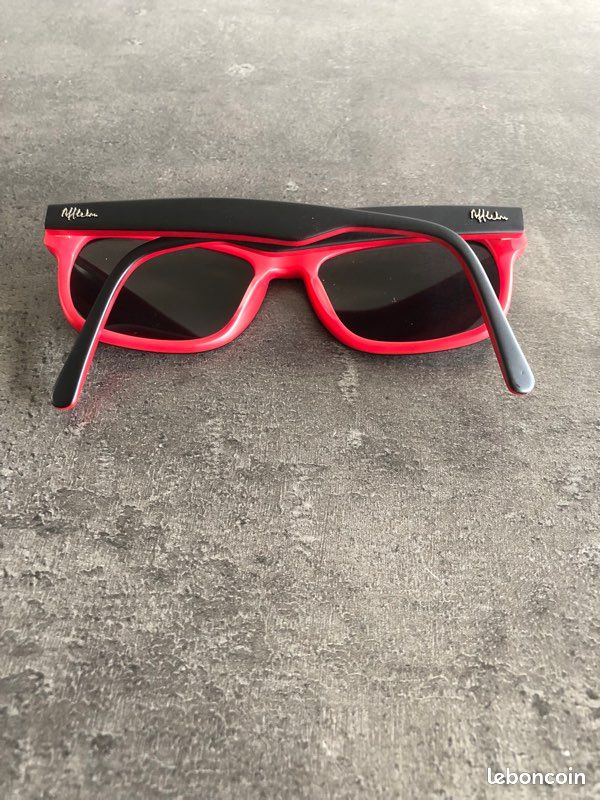 Deux paires de lunettes mixtes vues ou solaires (image 3)