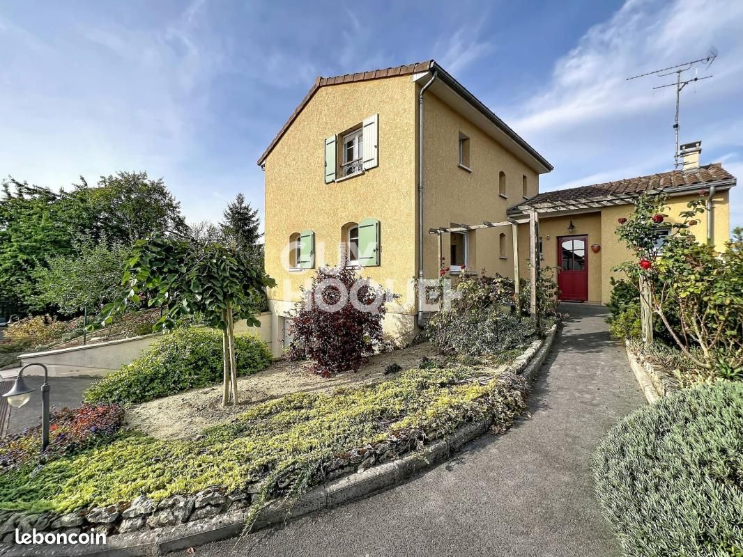 Maison 6 pièces 131 m² · à Saint-Euphraise-Et-Clairizet · 131 m² · 467 000 €