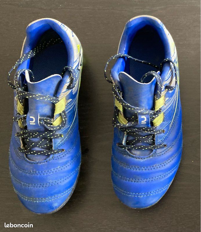 Chaussures de rugby ou foot - pointure 32 (image 1)