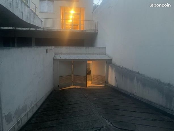 https://img.leboncoin.fr/api/v1/lbcpb1/images/ef/fa/24/effa247d3f26b341800360d357c0836cc54a8fec.jpg?rule=ad-image