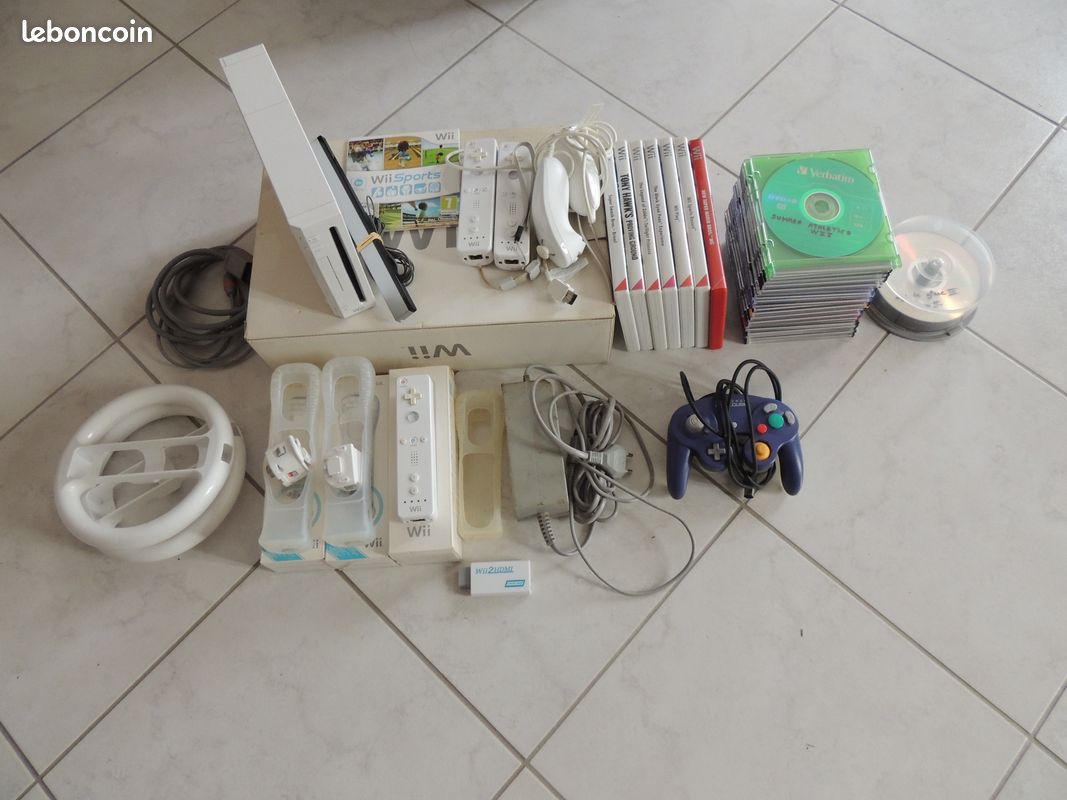 Console WII complete boite et jeux 4 manettes (image 1)