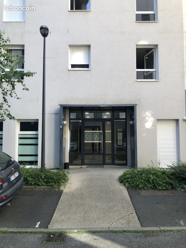 Place de parking privée (image 3)