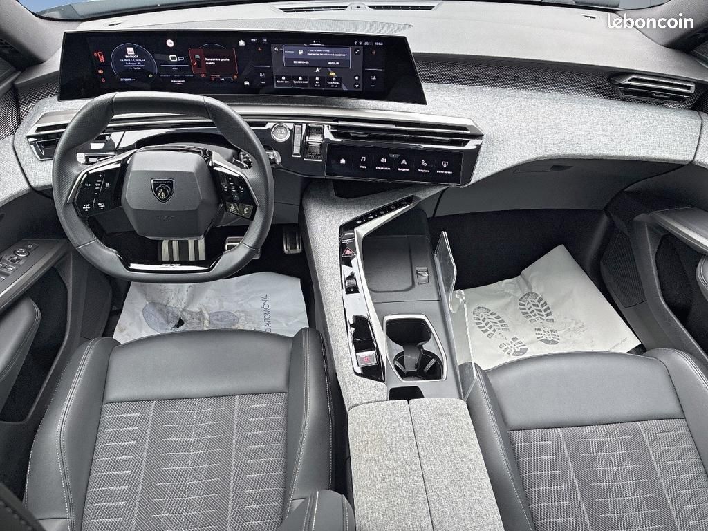 Peugeot 5008 Hybrid 145 ch e-DCS6 GT (image 11)
