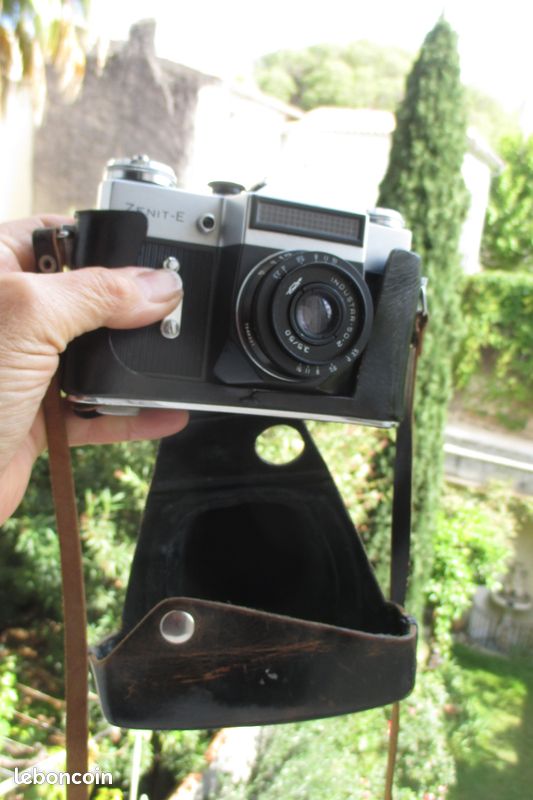 VINTAGE APPAREIL PHOTO 3EHNT ZENIT Objectif Hoya avec sa Protection et