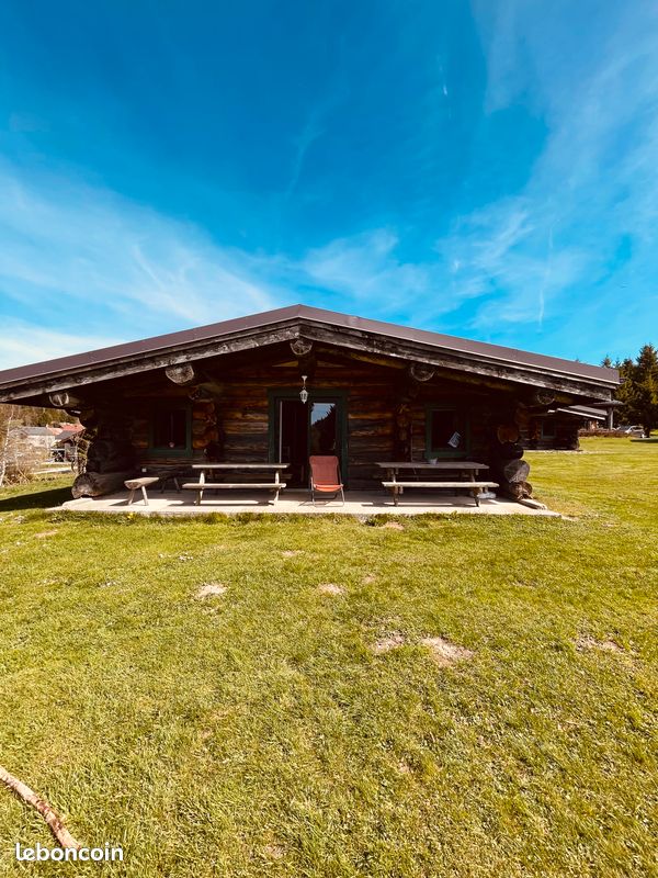 Location chalet jura : Cabane canadienne "écofustes"en rondins 6 ...