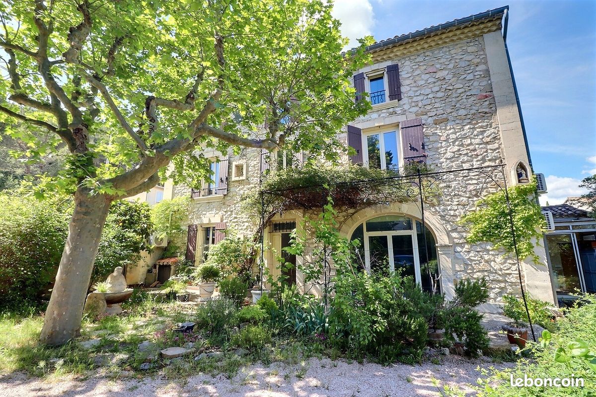 Maison 11 pièces 283 m² · à Vedène · 283 m² · 550 000 €