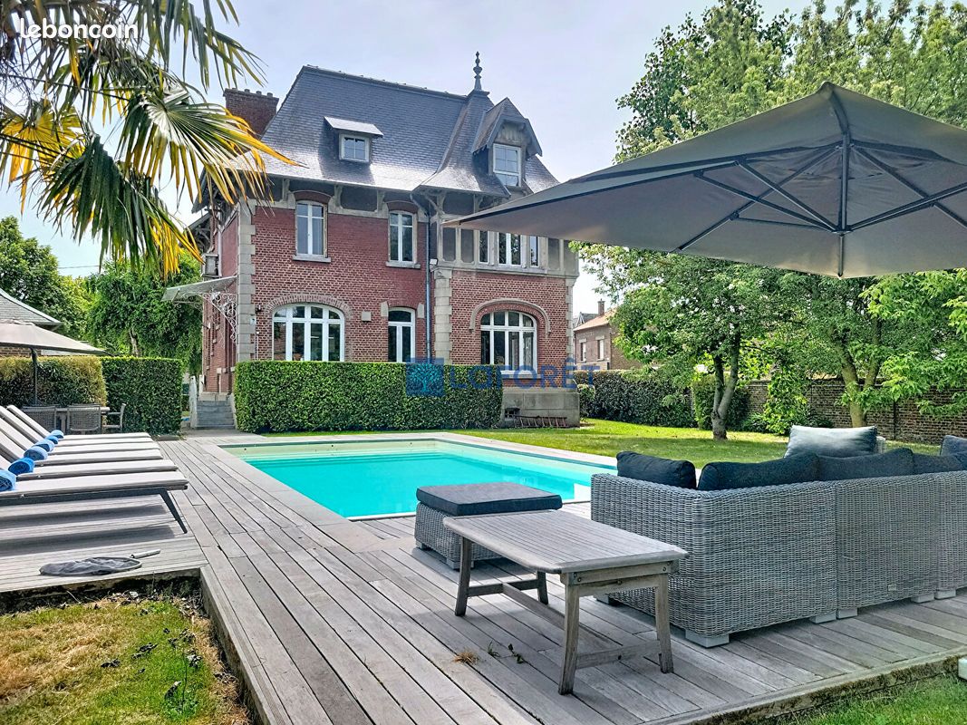 Maison 10 pièces 309 m² · à Flavy-le-Martel · 309 m² · 468 000 €