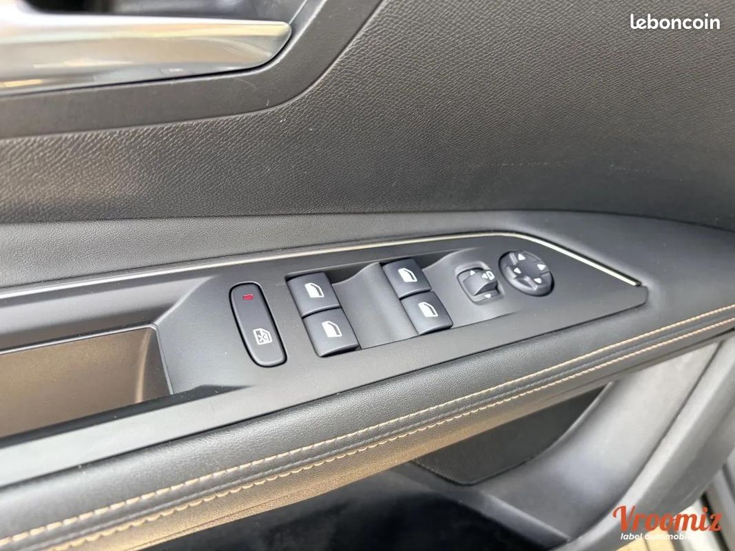 Peugeot 3008 GENERATION-II 1.5 BLUEHDI 130 GT LINE EAT BVA START-STOP*17 (image 14)