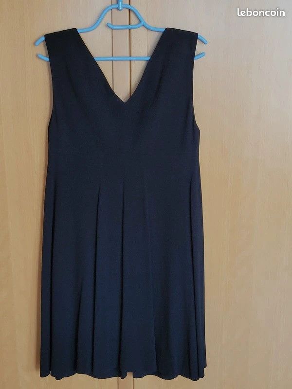 Jupe Noire Gérard Darel Taille 38 En Viscose - Neuf Sans étiquettes