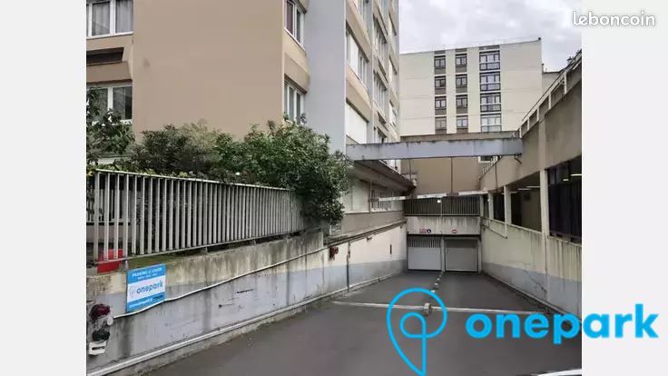 Parking 12 m² · à Paris · 12 m² · 112 €/mois