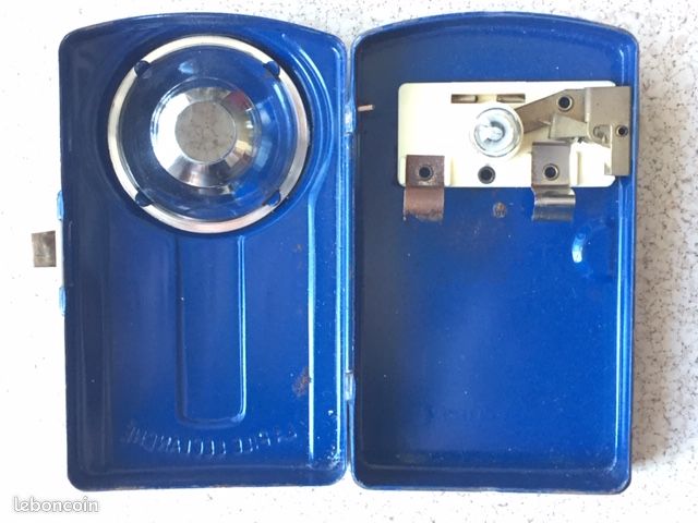 Lampe Torche Ancienne CEFOLEC En Tôle Bleue - Vintage - Fonctionne (sans Piles)