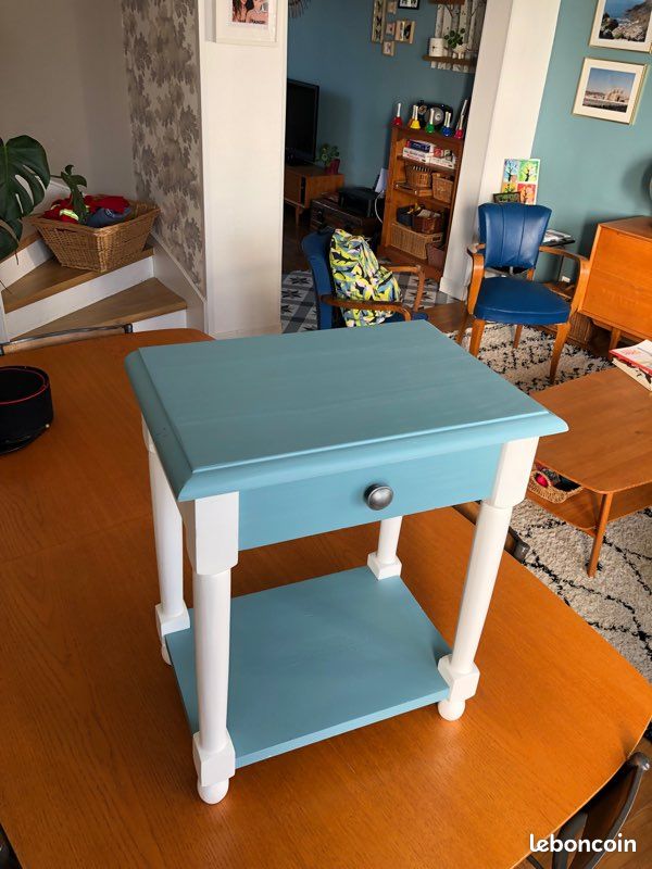 Table de chevet (image 1)