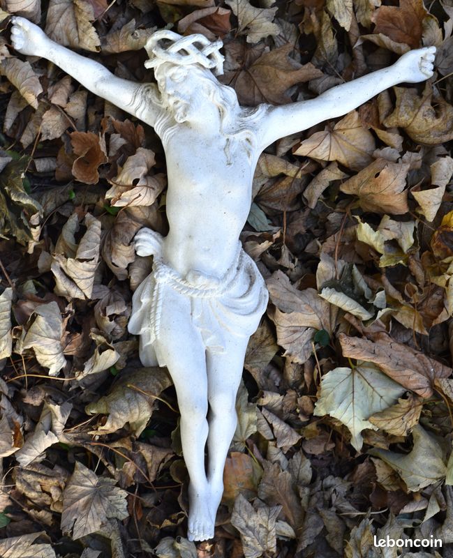 Christ en croix sculpté main en pierre naturelle (image 1)