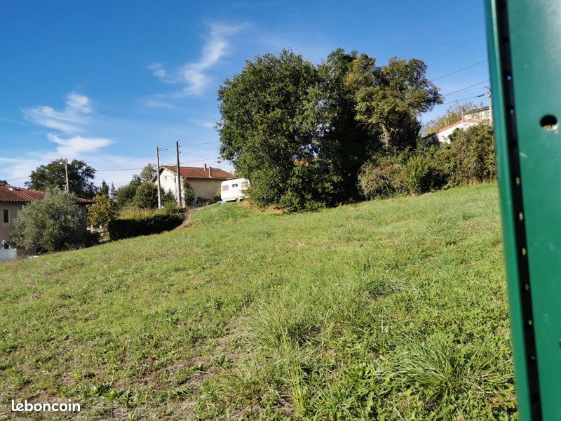 Terrain déjà loti de 1000m2 dans Castres, quartier Roulandou · 79 000 €