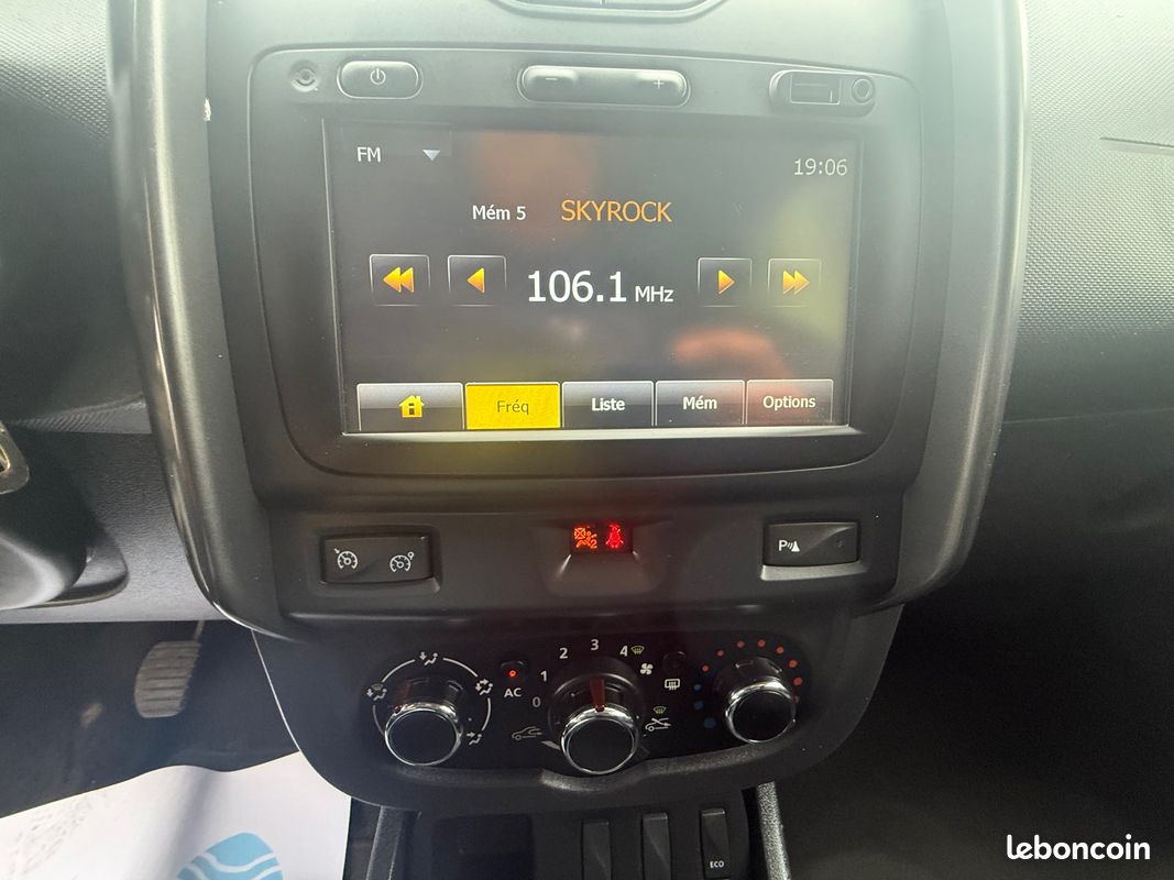 Dacia duster prestige phase 2 1.2i - 16v turbo tce 125cv 4x2 2015 (image 13)