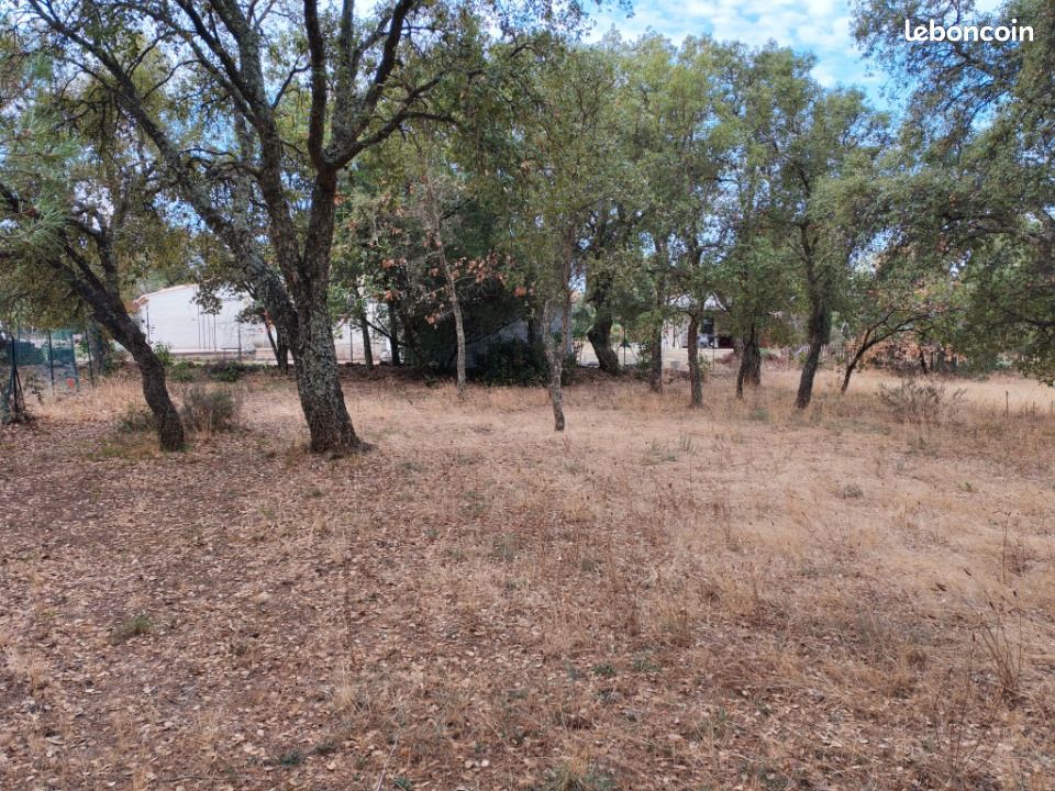 Terrain 450 m² Le Cannet Des Maures · au Cannet-des-Maures · 99 000 €