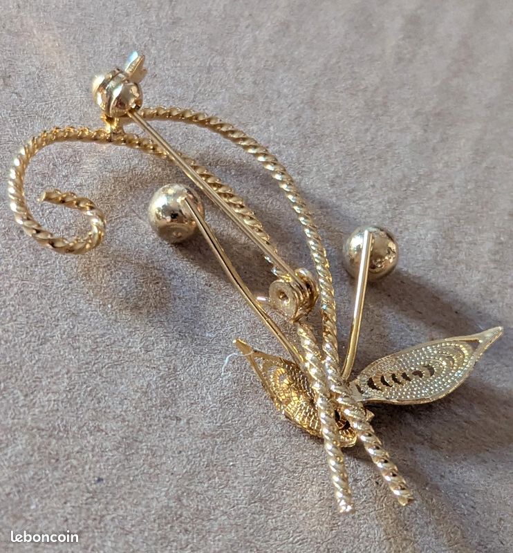 Deux Jolies Broches Fantaisie - Look Original Et Vintage