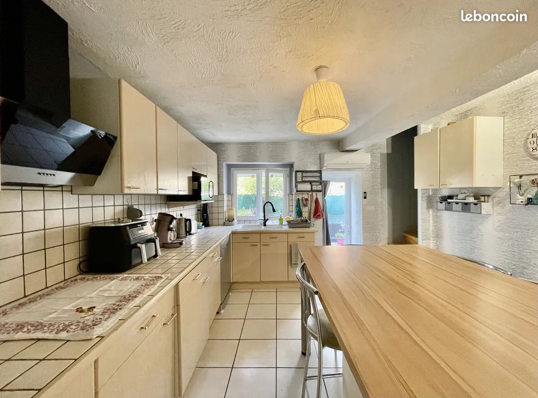 Maison 5 pièces 116 m² · à Mareuil-le-Port · 116 m² · 170 000 €