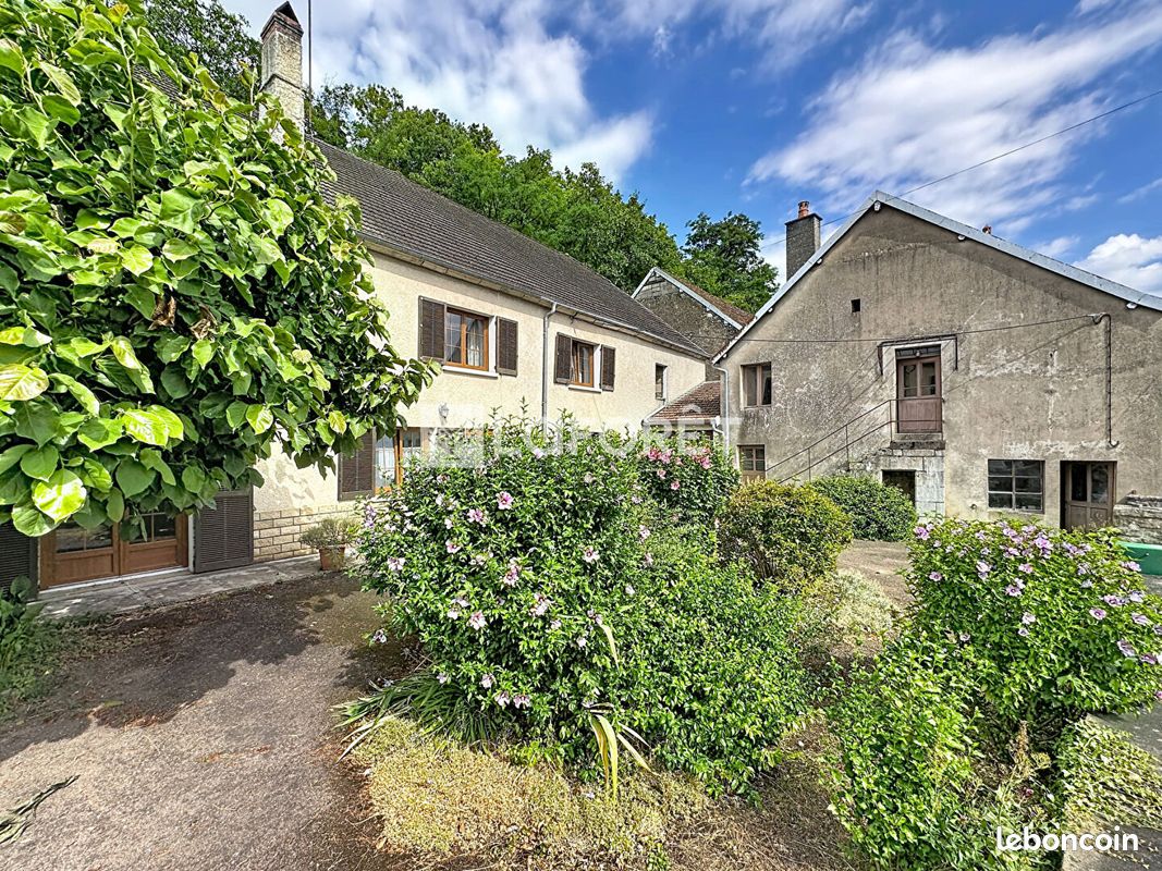 Maison 5 pièces 126 m² · à Montureux-Et-Prantigny · 126 m² · 86 500 €