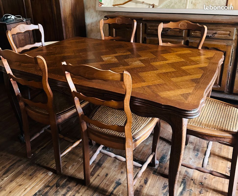 Table en bois à rallonge et ses 6 chaises (image 1)