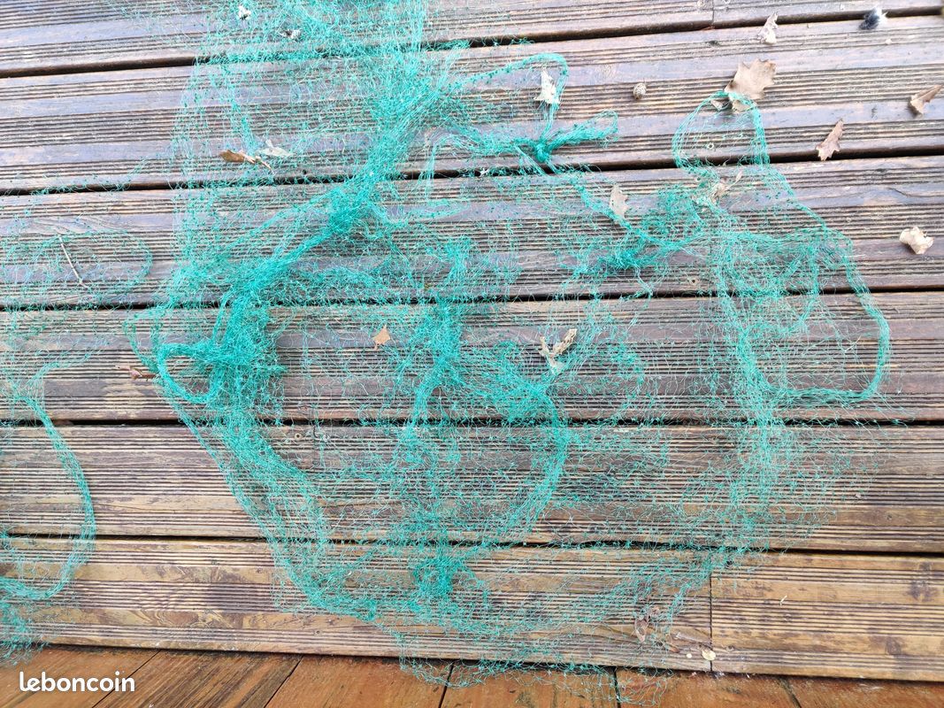 Lot très complet pour jardin : asperseurs, raccords récupérateurs, embouts, tuyaux arrosage, filets oiseaux, ... (image 6)