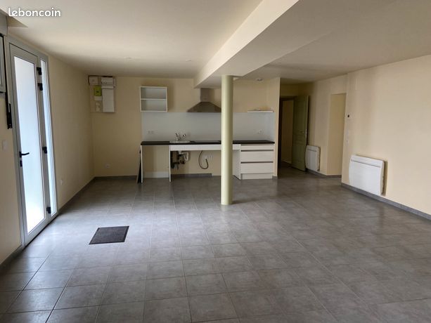 Location appartement rez-de-chaussée T3