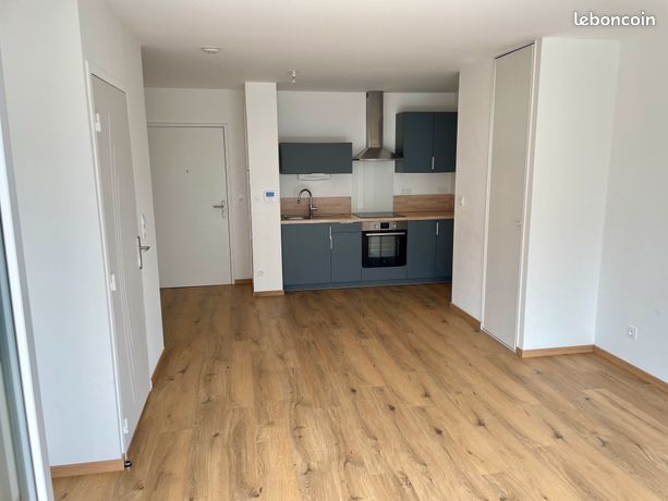 Appartement 2 pièces 41 m² avec jardin d’hiver (balcon) - Quartier Antrain / Volney – Métro B Gros-Chêne — 1