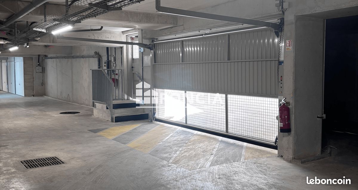 Garage · au Pradet · 150 €/mois