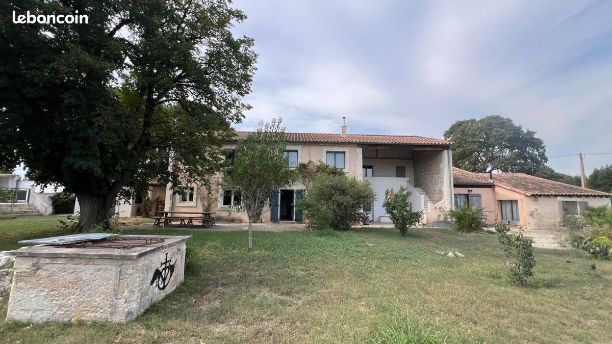 Maison 10 pièces 358 m² · à Arles · 358 m² · 2 900 €/mois