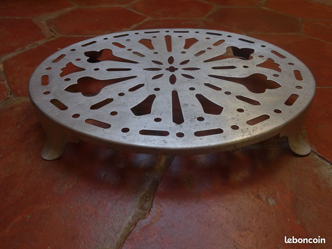 Victor Dessous De Plat Ovale Traditionnel En Fonte - Noir, Protection Élégante Pour Votre Table