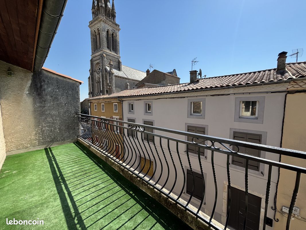 Maison 6 pièces 100 m² · à Cornas · 100 m² · 940 €