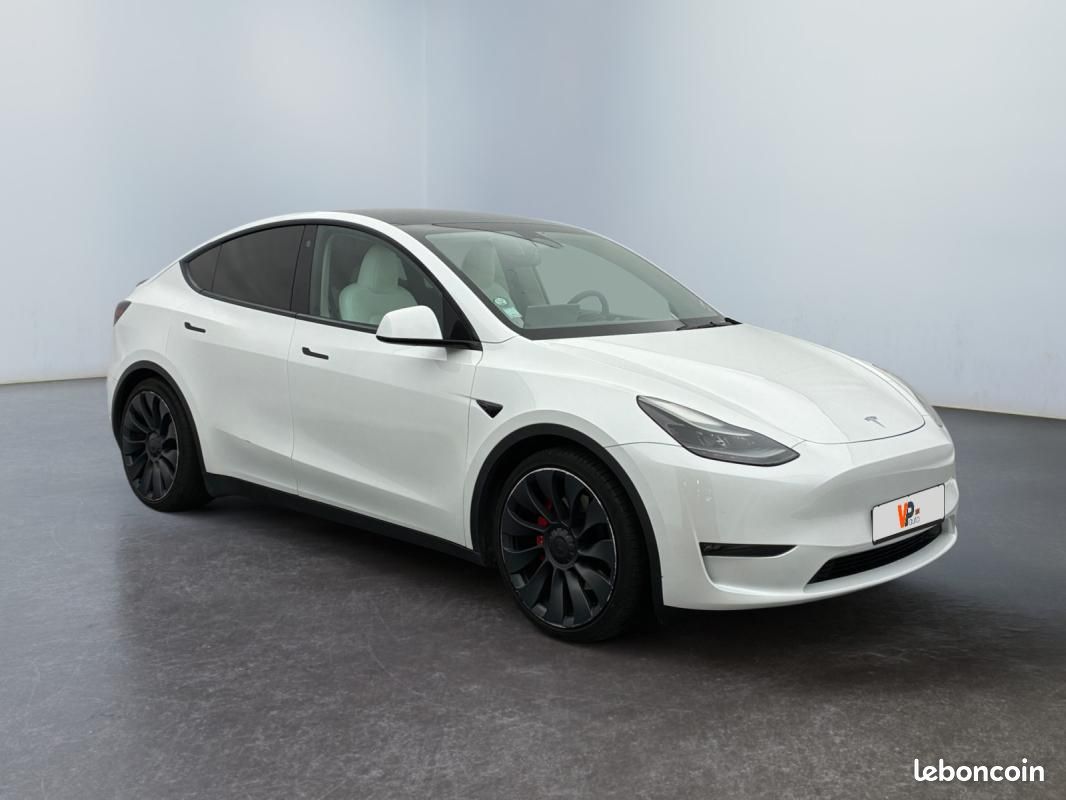 Tesla Model Y Performance Dual Motor AWD - Voitures