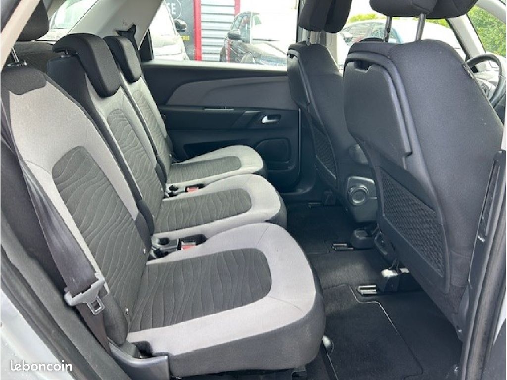 Citroën C4 Picasso PureTech 110 SetS Attraction (image 6)
