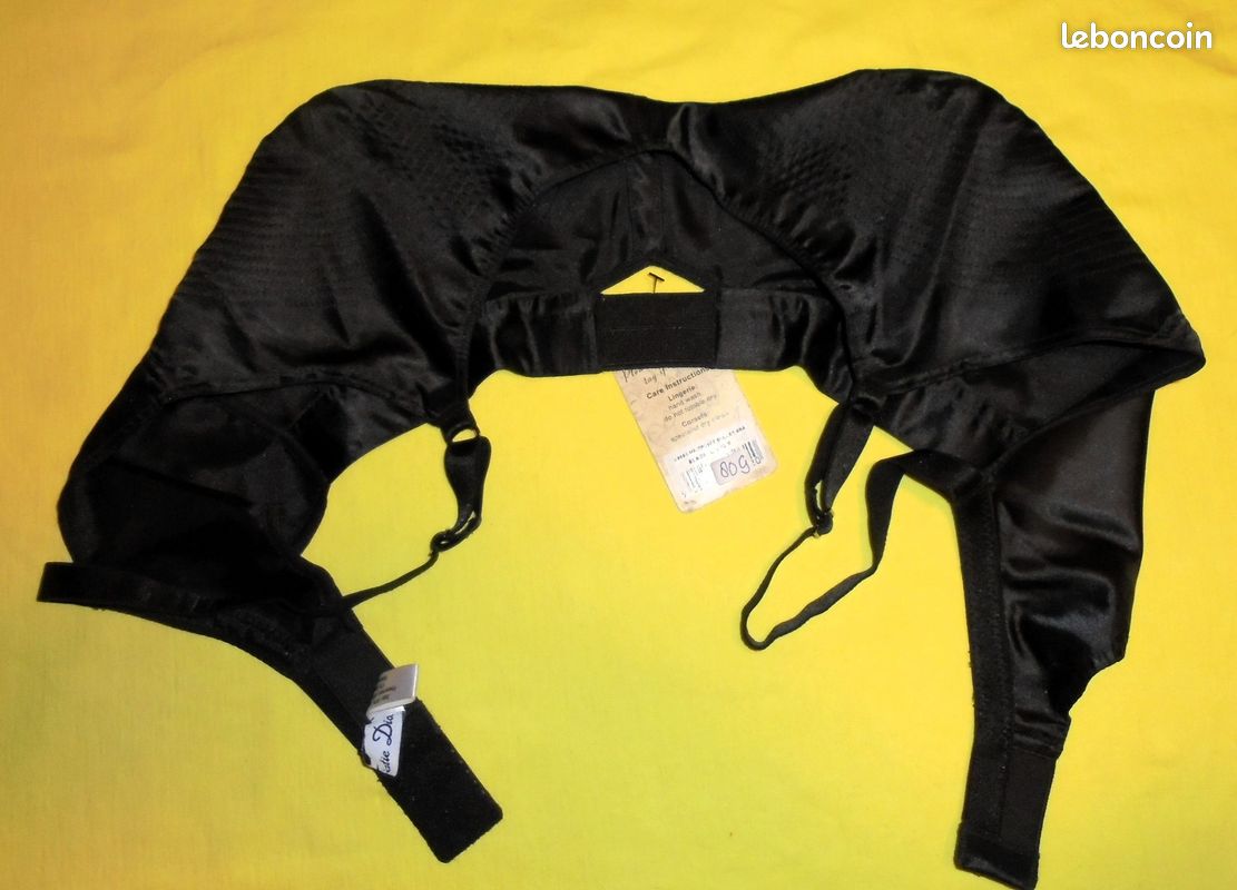 beau soutien gorge dentelle vintage DANILO neuf taille 95