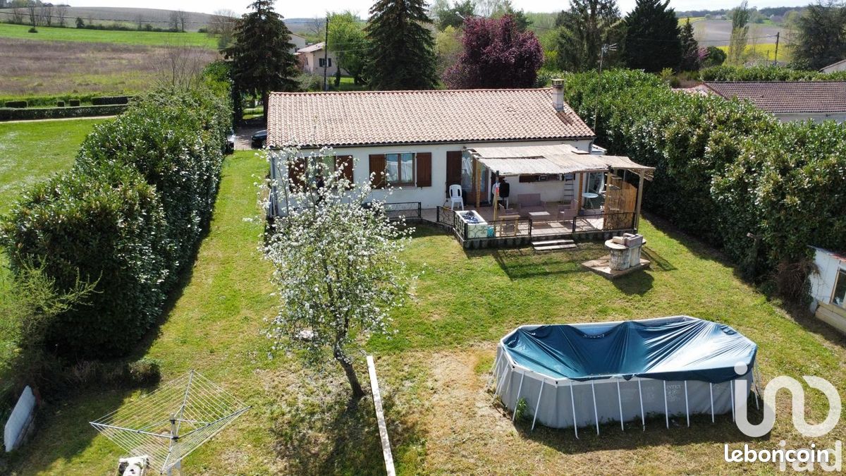 Propriété 6 pièces 100 m² - Chadurie 16250 (image principale 5)