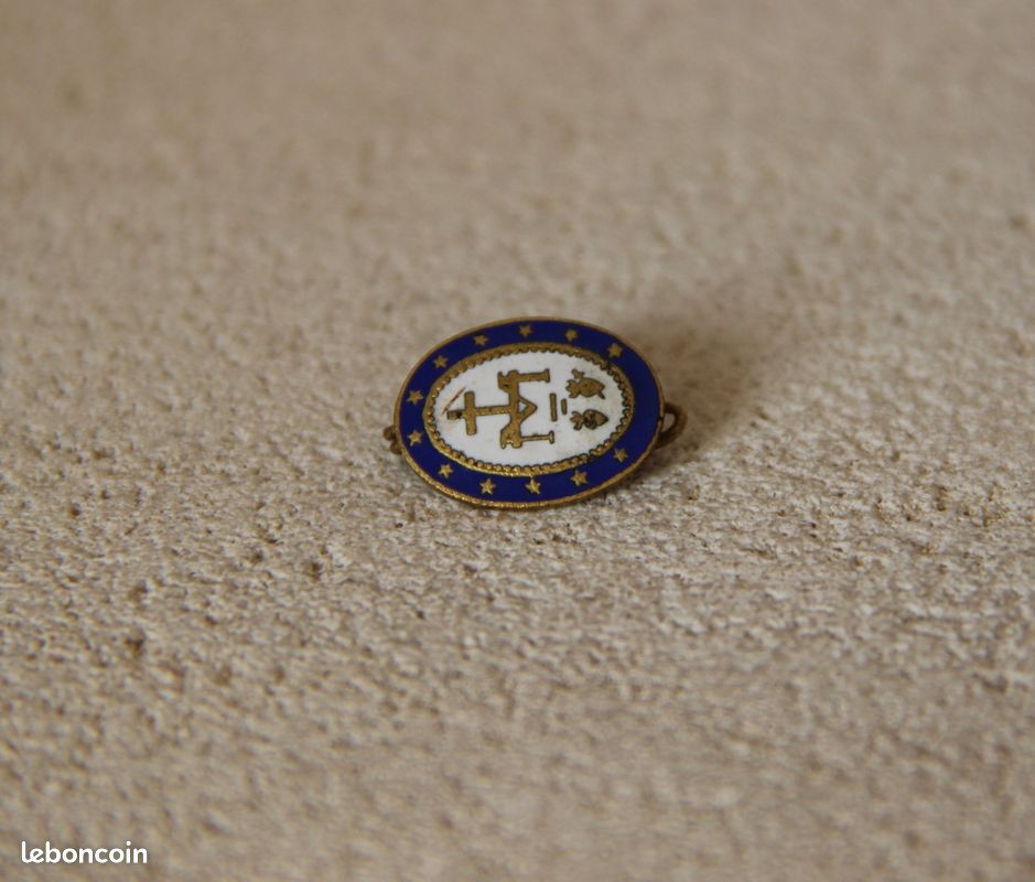 Broche Ancienne émaillée 'Educational Travel' Par Miller - En Laiton, Style Vintage