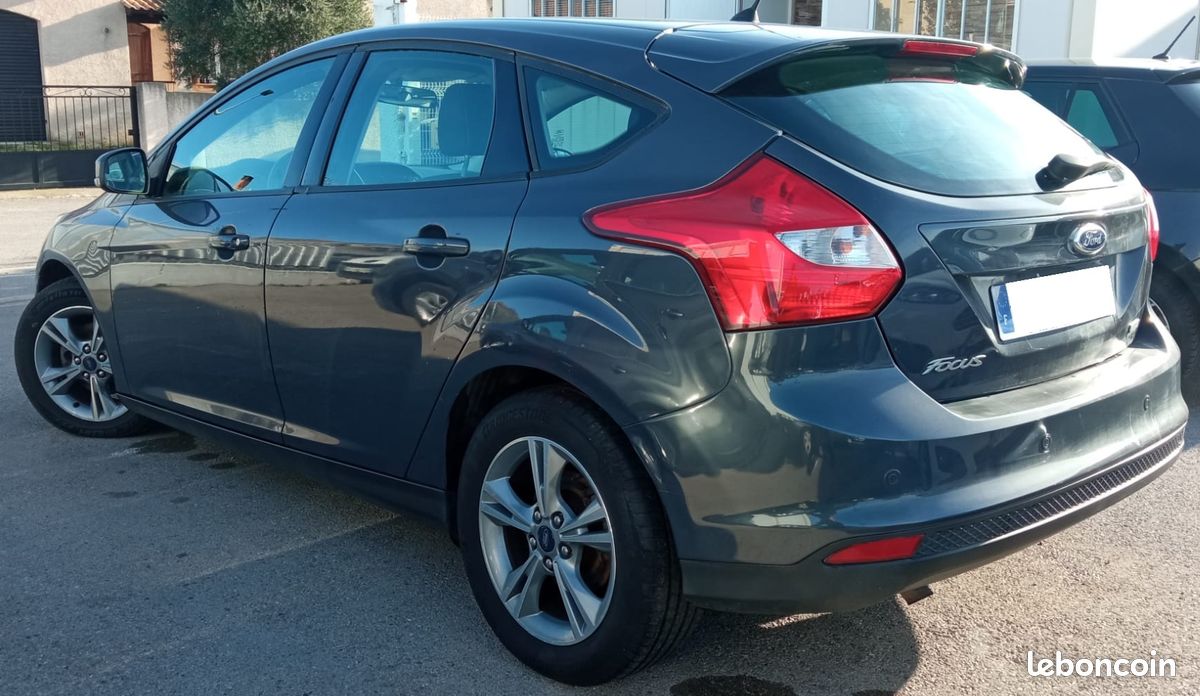 FORD Focus 3 / 1.0 SCTi 12V EcoBoost 100 cv *Finition édition /2éme Main / Suivi d’entretien complet/ GARANTIE 12 MOIS OFFERTE (image 2)
